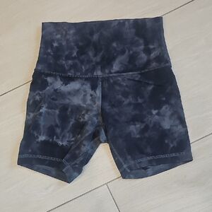 Lululemon Athletica Grey Tie-Dye Bike Shorts